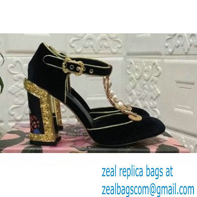 Dolce & Gabbana Heel 10.5cm T-strap Sandals Black with Pearls 2021